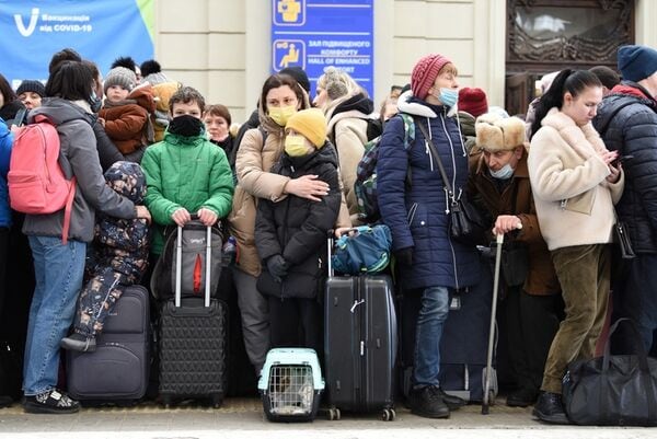 Ukrainian Refugee Banking Services