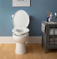 Supportive Senior Bathroom Accessories Image 3
