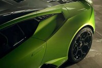Entry-Level V10-Equipped Supercars Image 5