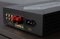 Exposed Component Audio Amplifiers Image 7