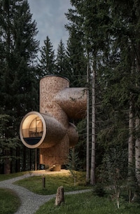 Cartoonish Tubular Treehouses Image 2