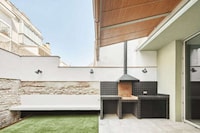 Compact White-Painted Modern Homes Image 3