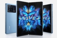 Foldable Handheld Phones Image 1
