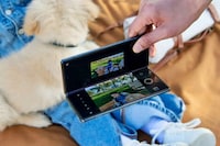 Foldable Handheld Phones Image 2