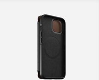 MagSafe Leather Smartphone Cases Image 2