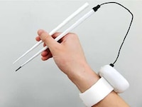 Saltiness-Enhancing Electric Chopsticks Image 2