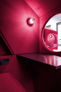 Quirky Solo Office Pods Image 4