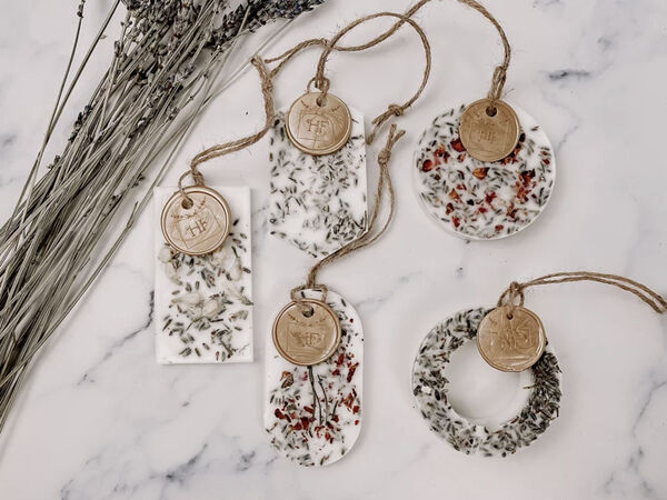 Gorgeous Scented Botanical Sachets Image 2