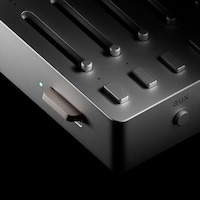 Palm-Sized Portable Audio Mixers Image 4