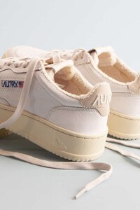American Tennis Shoes Image 2