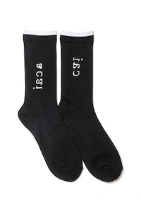 Typeface-Focused Streetwear Image 5