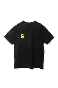 Typeface-Focused Streetwear Image 7
