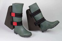 Wearable Crouching Support Seats Image 2
