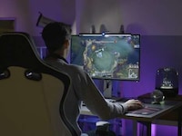 Workstation-Sanitizing Task Lights