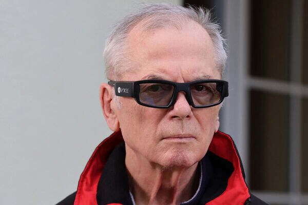 Text-Transcribing Eyewear