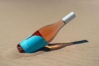 Surfing-Inspired Canadian Ros&eacute;s Image 2