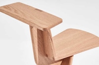 Table-Equipped Seating Solutions Image 6