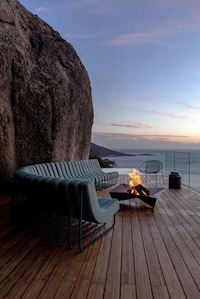 Curvy Segmented Outdoor Sofas Image 2