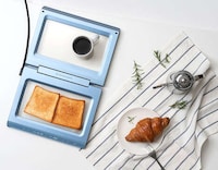 Ultra-Thin See-Through Toasters Image 1