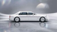 Style-Refined Luxury Sedans Image 2