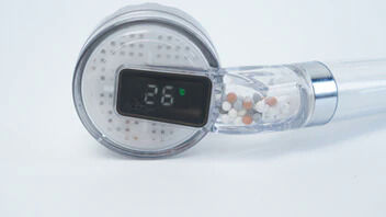 Temperature-Displaying Shower Heads