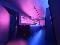 Blue-Tinged Restaurant Interiors Image 3