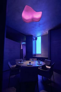 Blue-Tinged Restaurant Interiors Image 4
