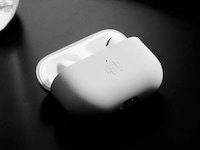 Monochromatic Tech Accessories Image 5
