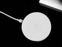 Monochromatic Tech Accessories Image 6