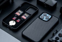 Hidden Storage Smartphone Cases Image 1