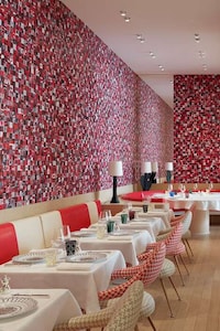 Luxury Retail Restaurants