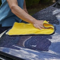 Oversized Car-Drying Towels Image 3