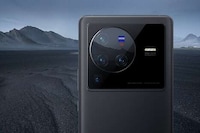 Oversized Camera Smartphone Models Image 3