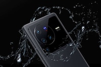 Oversized Camera Smartphone Models Image 5