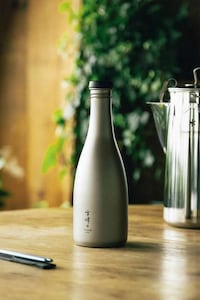 Lightweight Outdoor Sake Bottles Image 1