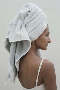 Elegant Organic Bath Towels Image 2