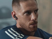 Activewear-Branded Earbuds Image 3