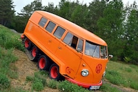 Custom-Modified Off-Road Vans Image 5