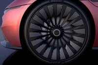 Electric Gull-Winged Door Vehicles Image 8