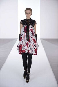 Oriental Fall Fashion Image 3