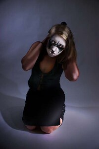 Aura Color Portraits Image 5