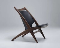 Slick Futuristic Chair Design Image 1