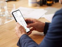 Productive Stylus-Equipped Smartphones Image 3