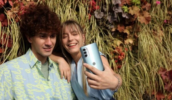 Robust Midrange Smartphones