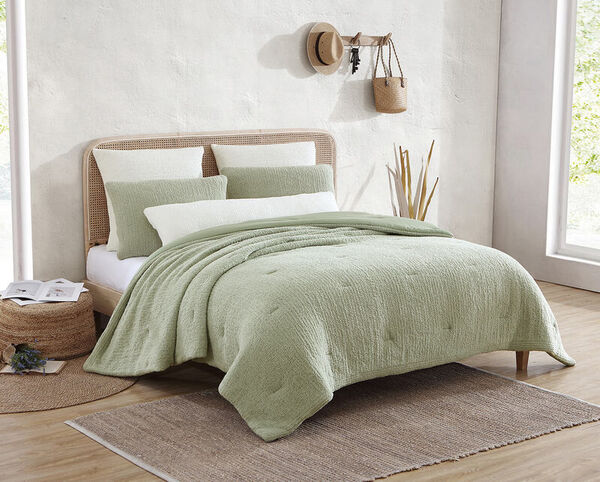 Close-Knit Fluffy Comforters
