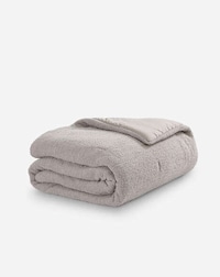 Close-Knit Fluffy Comforters Image 2