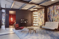 Marble-Patterned Interiors Image 2