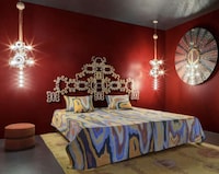 Marble-Patterned Interiors Image 4