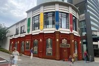 Enchanting Wizard-Themed Caf&eacute;s Image 1