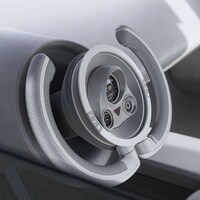 Adaptable Shapeshifting Steering Wheels Image 2